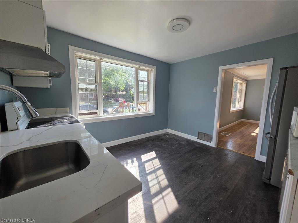 32 Forest Road, Brantford, ON, N3S 6W2 - 10