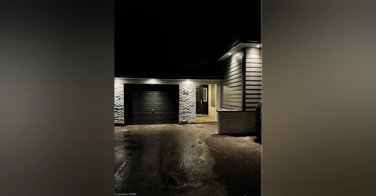 2-26 Greyfriar Drive, Hamilton, ON, L9C 4S2 - 3