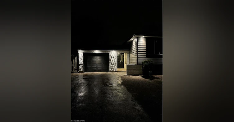 2-26 Greyfriar Drive, Hamilton, ON, L9C 4S2 - 2