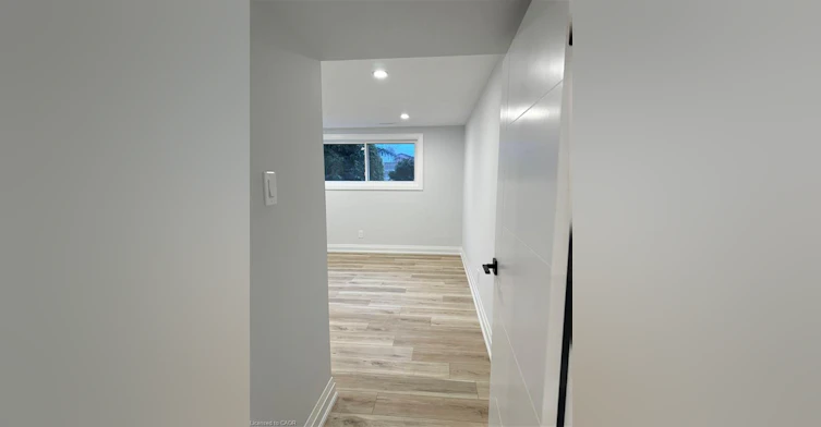2-26 Greyfriar Drive, Hamilton, ON, L9C 4S2 - 25