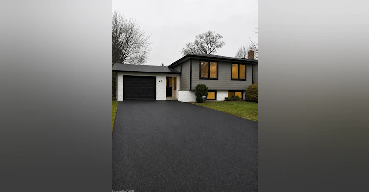 2-26 Greyfriar Drive, Hamilton, ON, L9C 4S2
