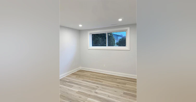 2-26 Greyfriar Drive, Hamilton, ON, L9C 4S2 - 27