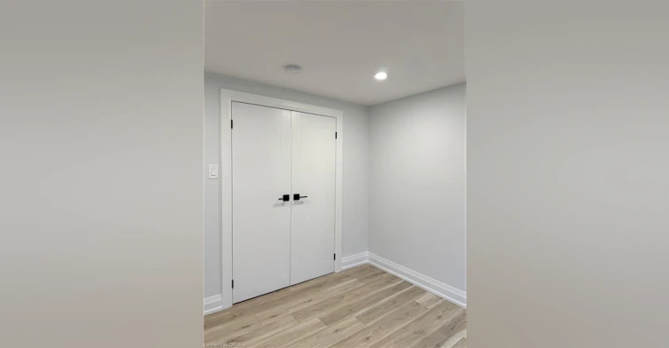 2-26 Greyfriar Drive, Hamilton, ON, L9C 4S2 - 26
