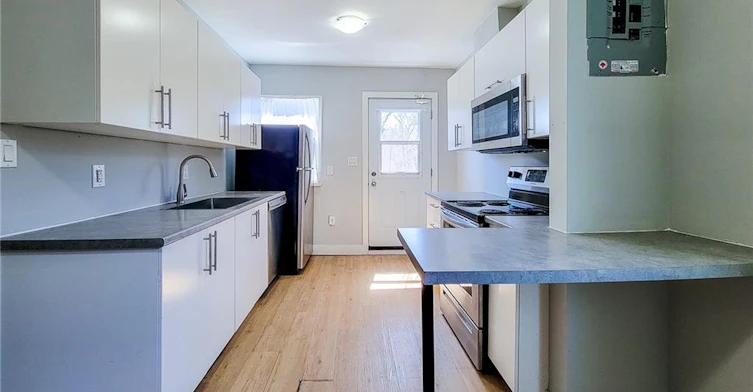 A-304 Barton Street E, Hamilton, ON, L8L 2X5 - 8