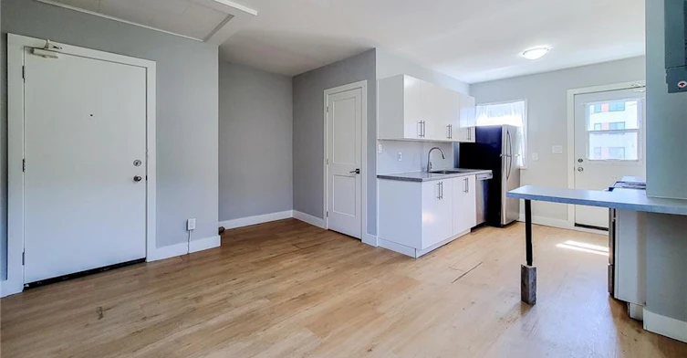 A-304 Barton Street E, Hamilton, ON, L8L 2X5 - 10