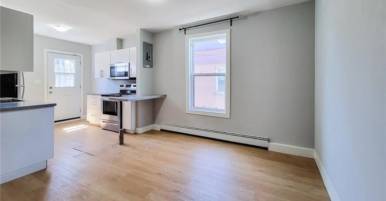 A-304 Barton Street E, Hamilton, ON, L8L 2X5 - 9