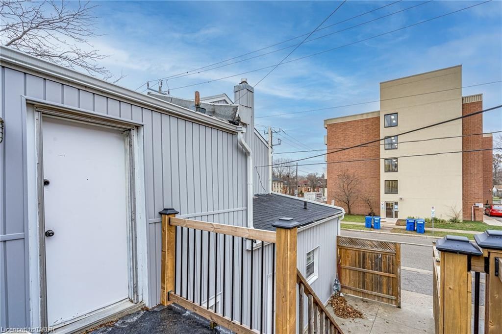 Upper #2-33 Albion Street, Brantford, ON, N3T 3L9 - 11