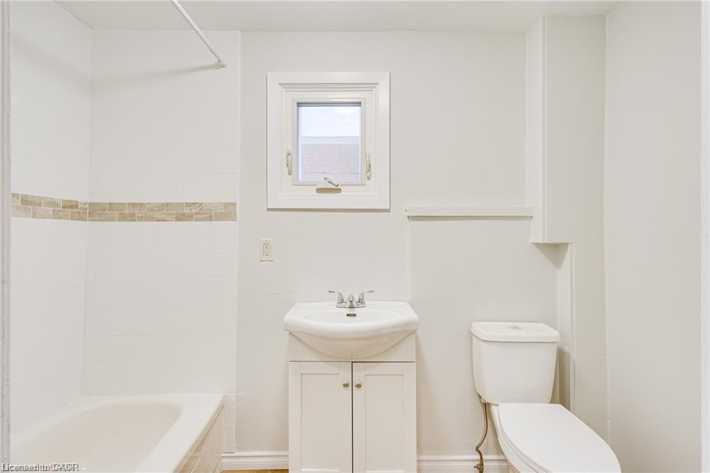 Upper #2-33 Albion Street, Brantford, ON, N3T 3L9 - 7