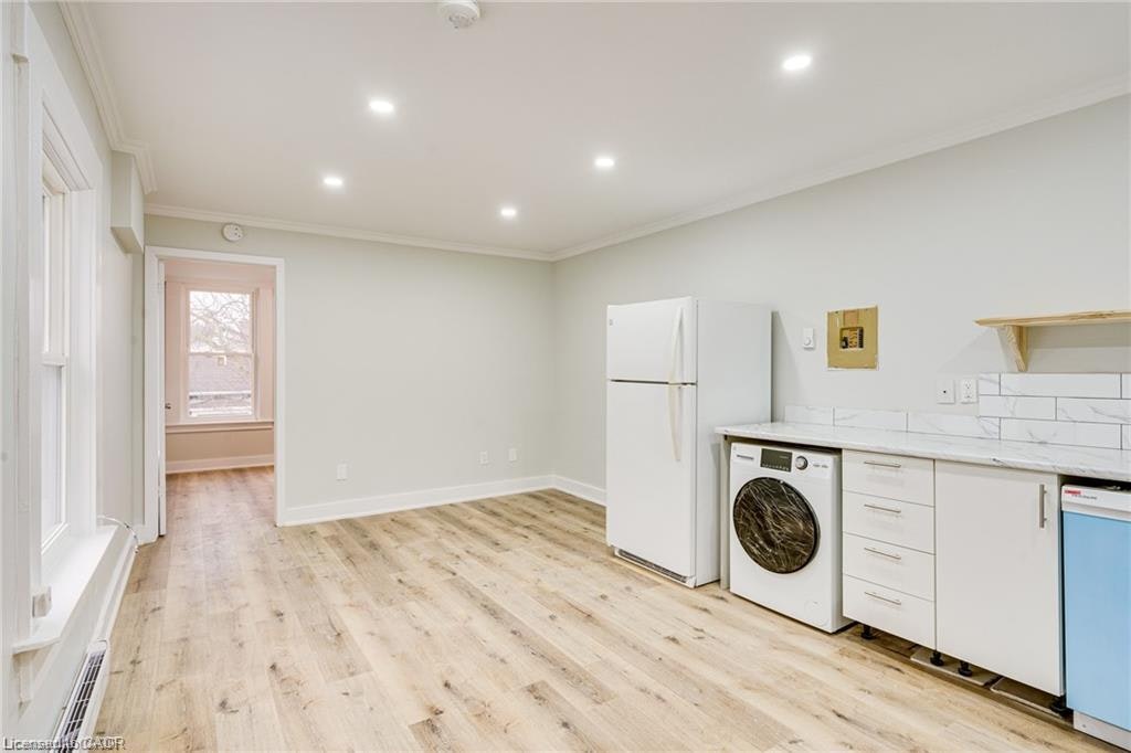 Upper #2-33 Albion Street, Brantford, ON, N3T 3L9 - 4