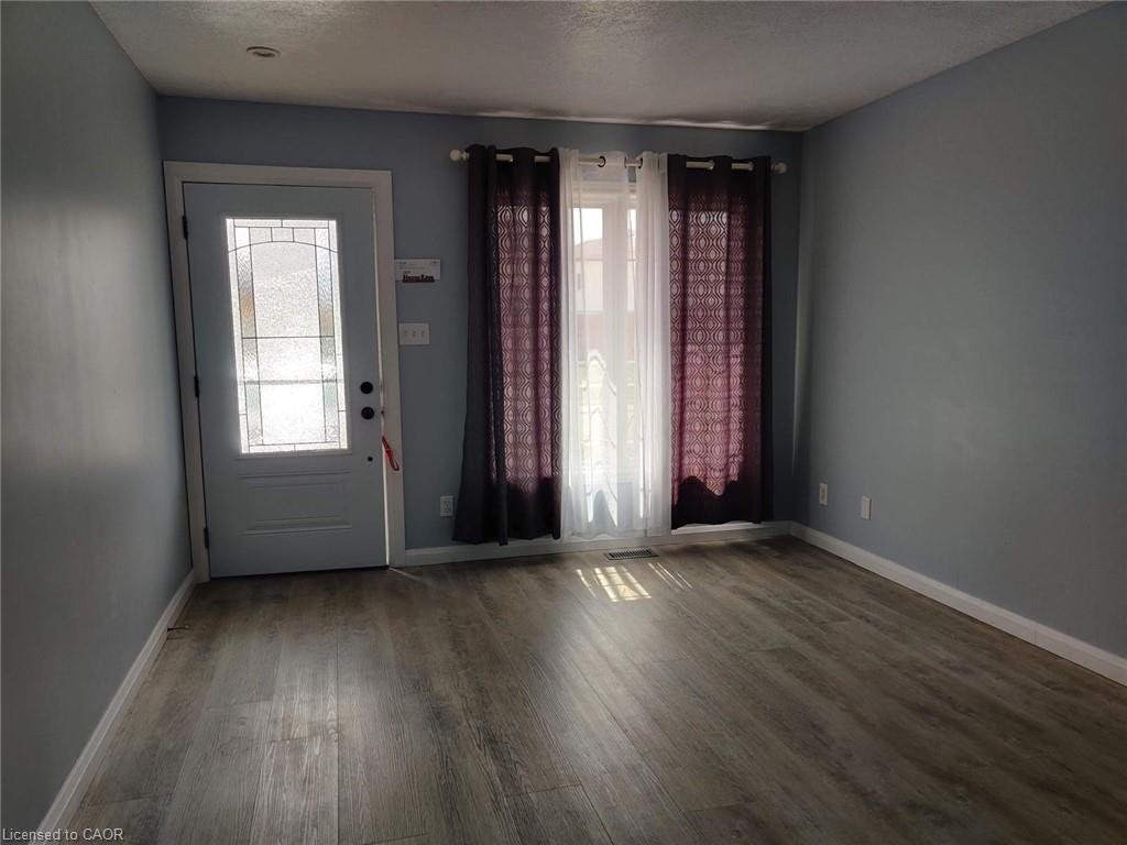 274 Grey Fox Drive, Kitchener, ON, N2E 3P2 - 2