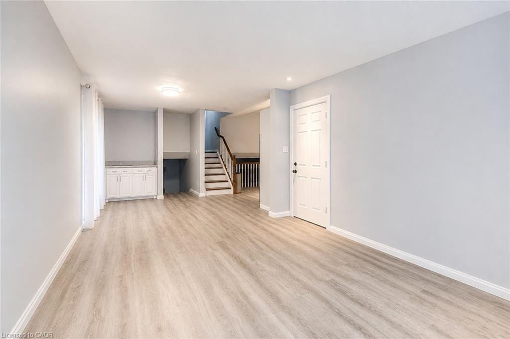 274 Grey Fox Drive, Kitchener, ON, N2E 3P2 - 3