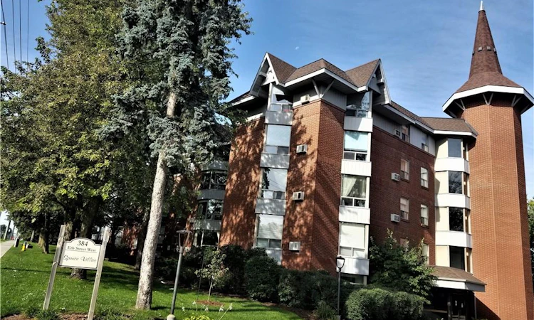 306-384 Erb Street W
