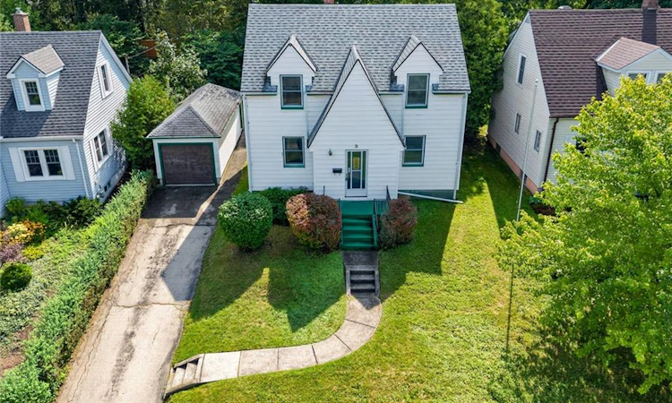 21 Ormond Crescent