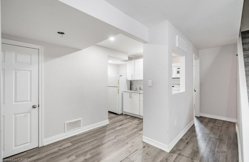 Lower-271 Carson Drive, Hamilton, ON, L8T 2X8 - 5