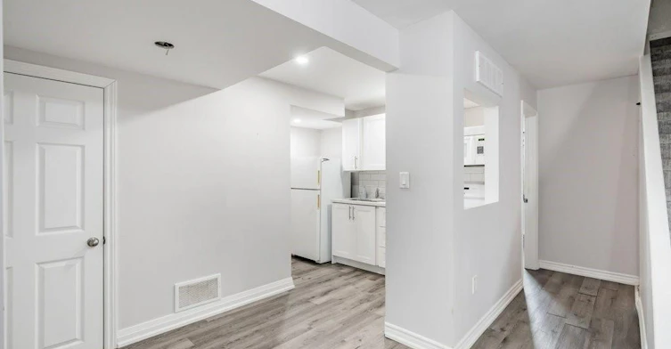 Lower-271 Carson Drive, Hamilton, ON, L8T 2X8 - 5