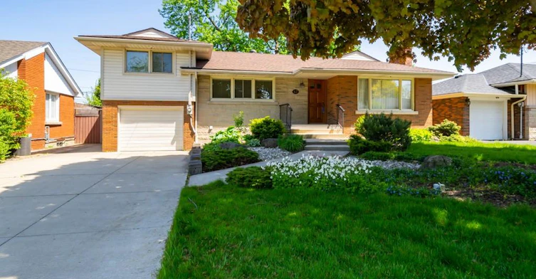 7-47 Westminster Avenue, Hamilton, ON, L9C 4L8