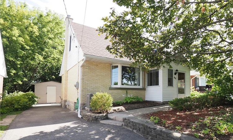 60 Belmont Avenue W
