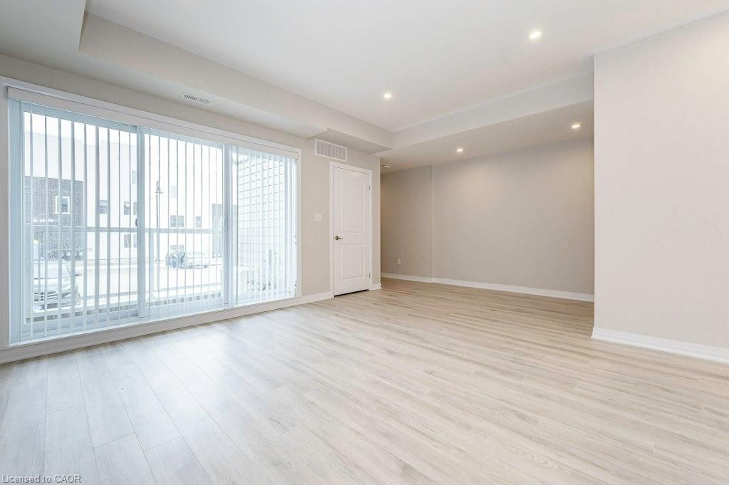 28 Progress Crescent, Kitchener, ON, N2R 0R7 - 5