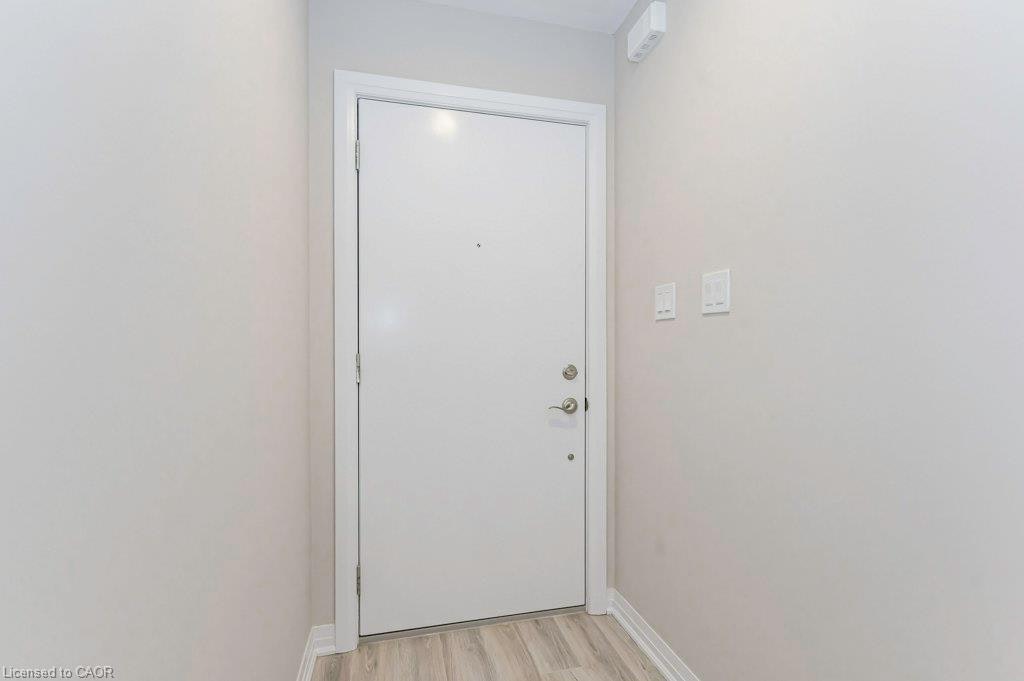 28 Progress Crescent, Kitchener, ON, N2R 0R7 - 3