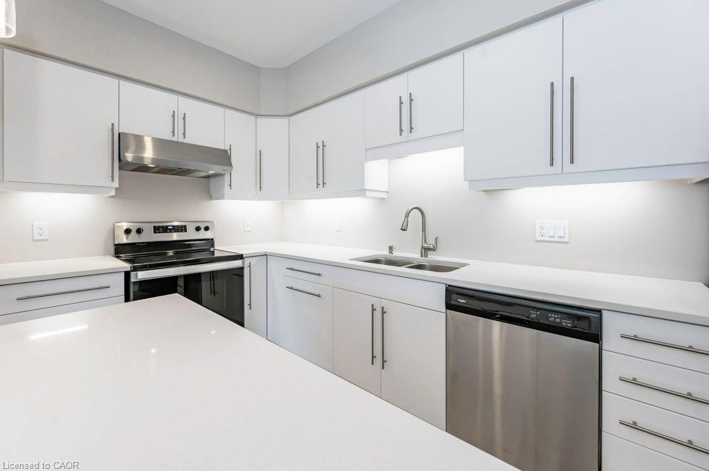 28 Progress Crescent, Kitchener, ON, N2R 0R7 - 8