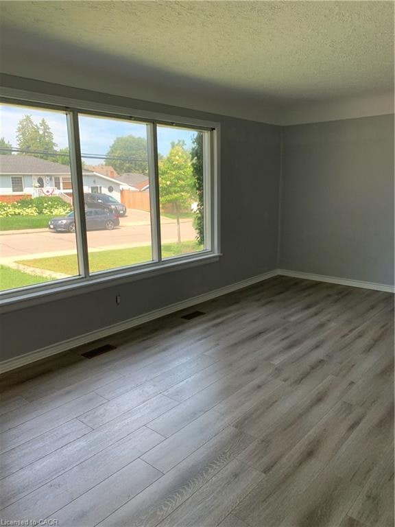 A-132 Howe Avenue, Hamilton, ON, L9A 1X6 - 3