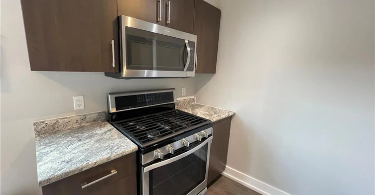 16-4 Ottawa Street N, Hamilton, ON, L8H 3Y7 - 2