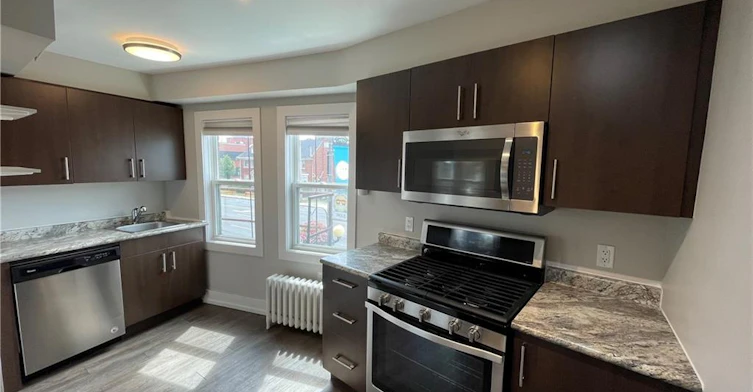16-4 Ottawa Street N, Hamilton, ON, L8H 3Y7