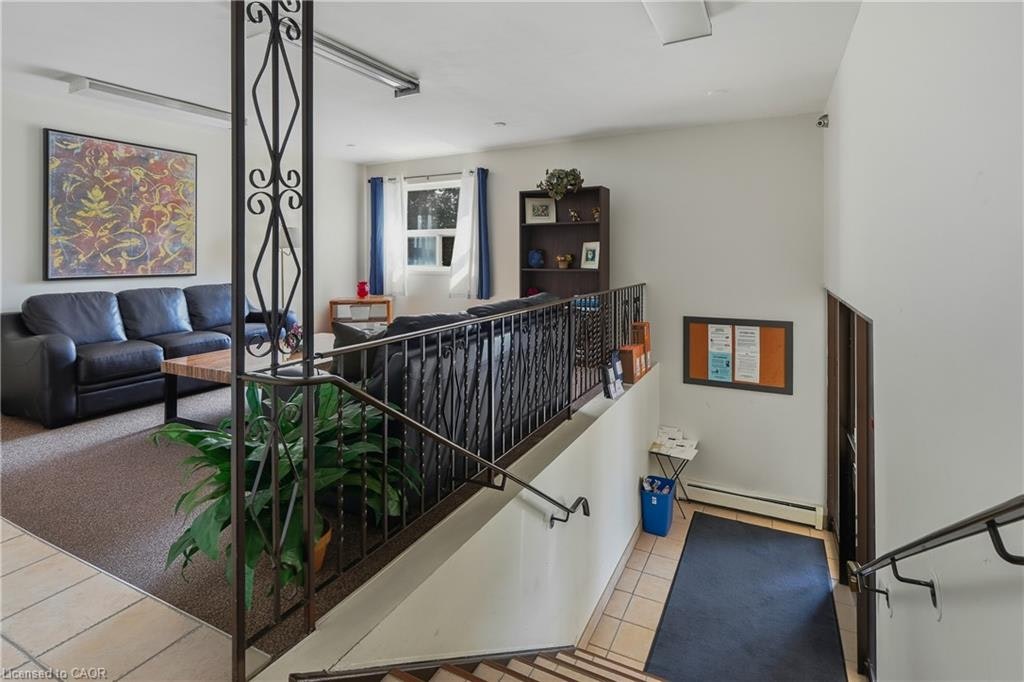 101-242 Oakdale Avenue, St. Catharines, ON, L2P 3K5 - 3