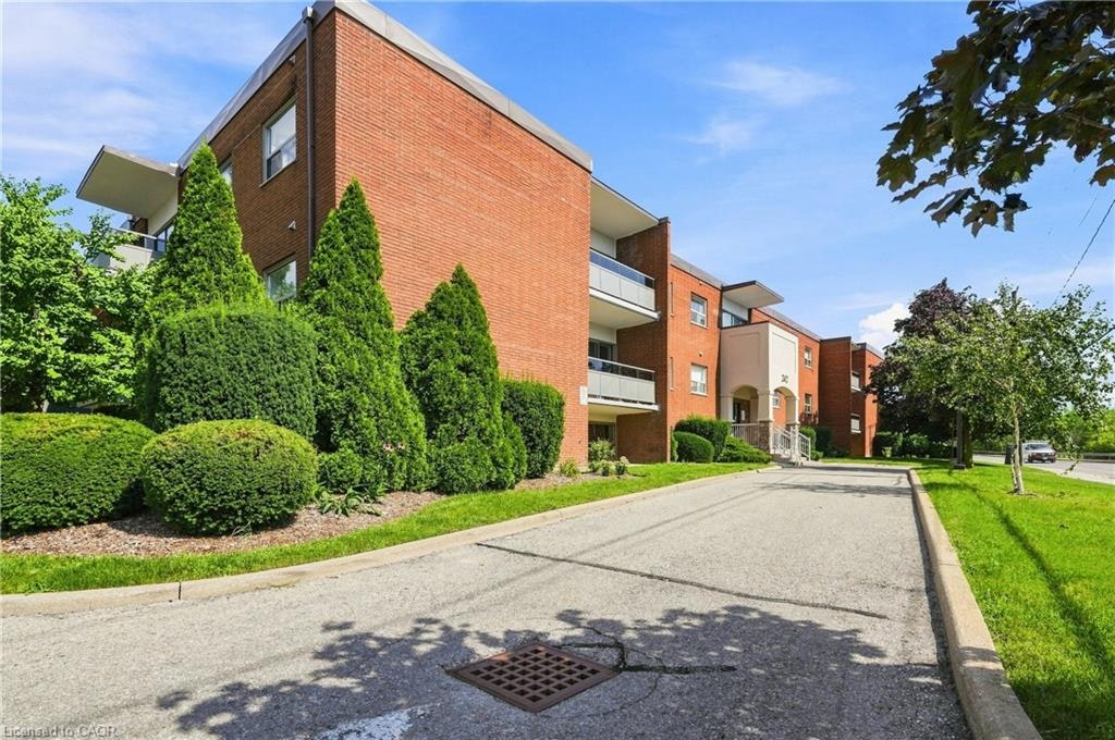 101-242 Oakdale Avenue, St. Catharines, ON, L2P 3K5 - 17