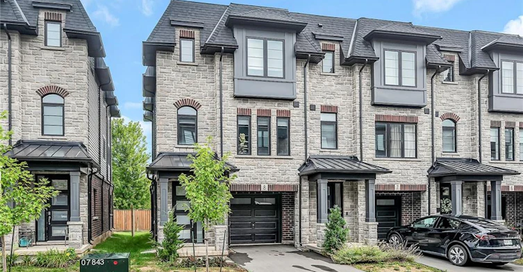 8-187 Wilson Street W, Hamilton, ON, L9G 0J3