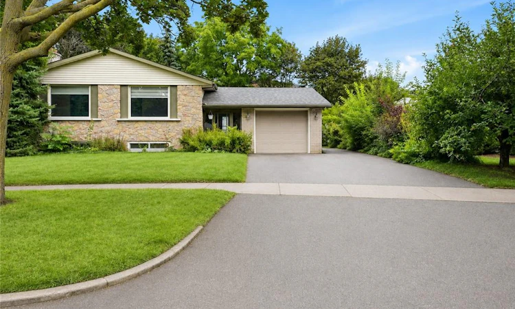 58 Tupper Crescent