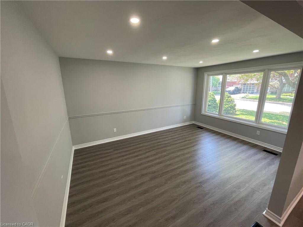 Upper-37 Goldfinch Road, Hamilton, ON, L9A 3W8 - 8