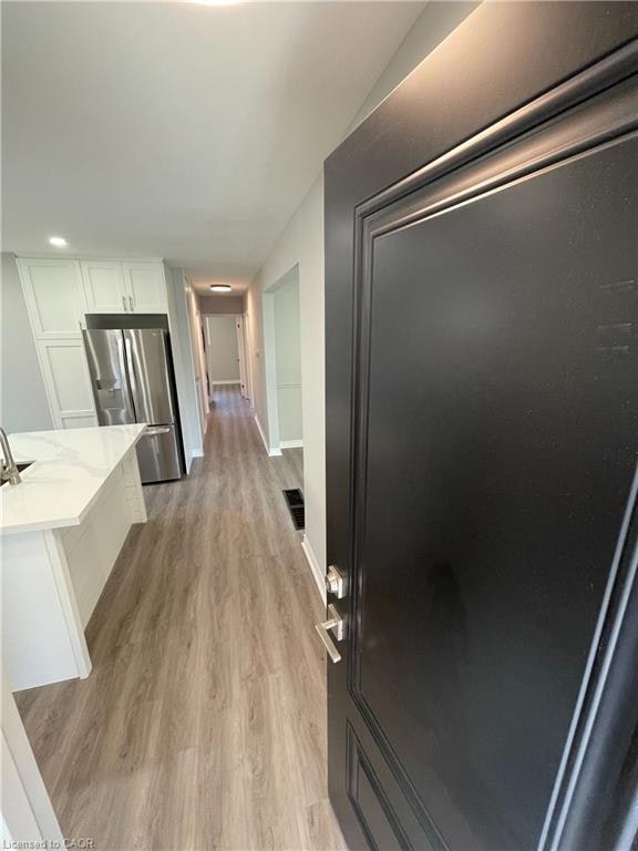 Upper-37 Goldfinch Road, Hamilton, ON, L9A 3W8 - 3