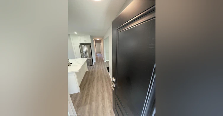 Upper-37 Goldfinch Road, Hamilton, ON, L9A 3W8 - 3