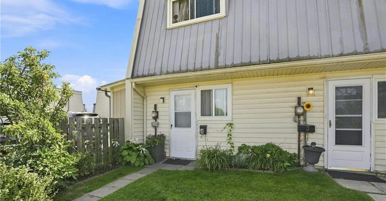 4-8646 Willoughby Drive, Niagara Falls, ON, L2G 6X7 - 2
