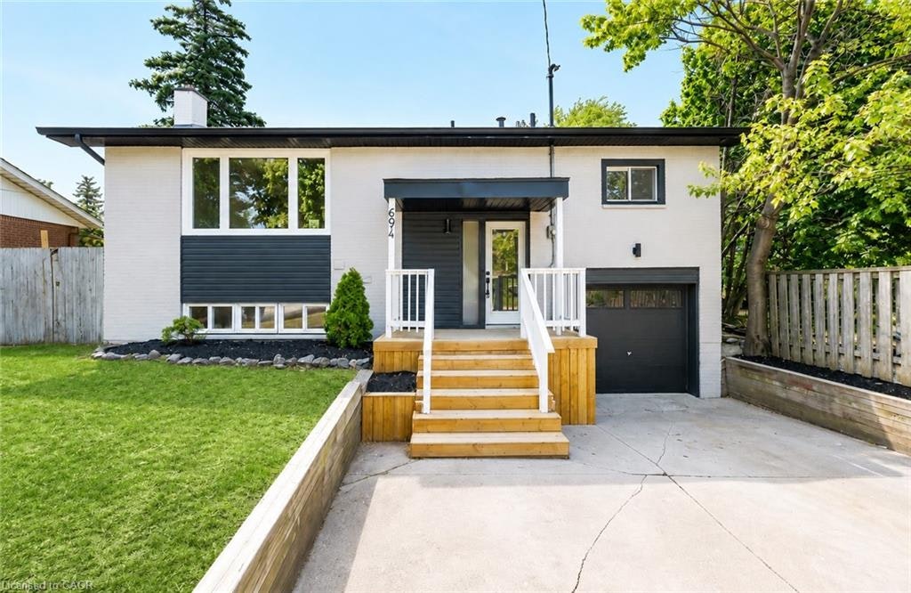 694 Upper Ottawa Street