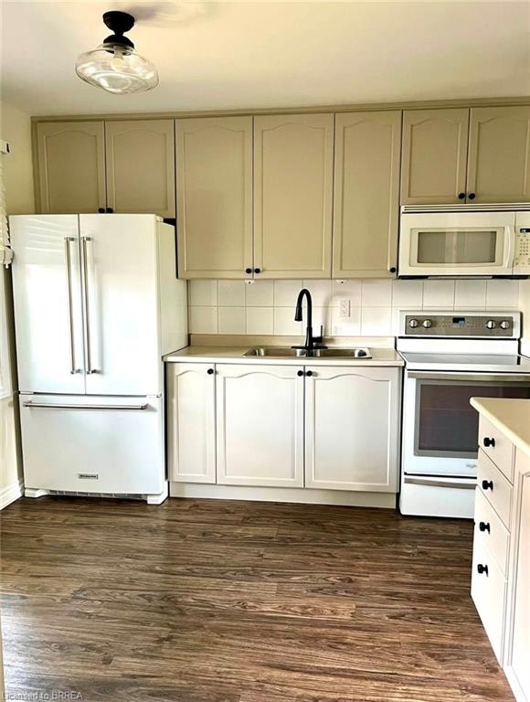 50-62 Tivoli Drive, Hamilton, ON, L9C 2E4 - 3
