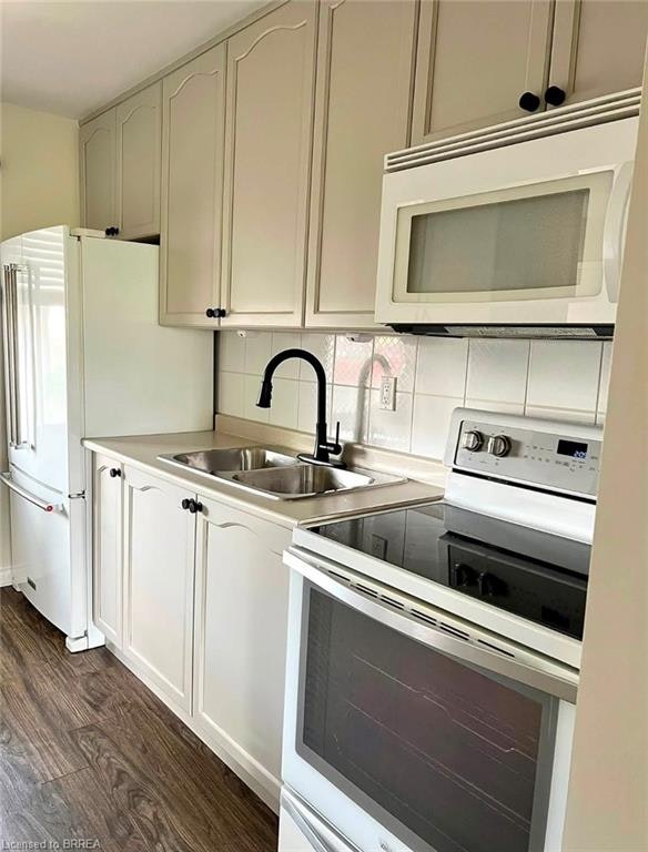 50-62 Tivoli Drive, Hamilton, ON, L9C 2E4 - 2