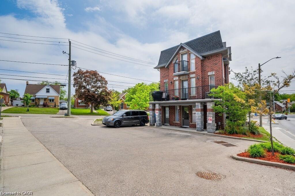 A-489 East Avenue, Kitchener, ON, N2H 1Z7 - 11