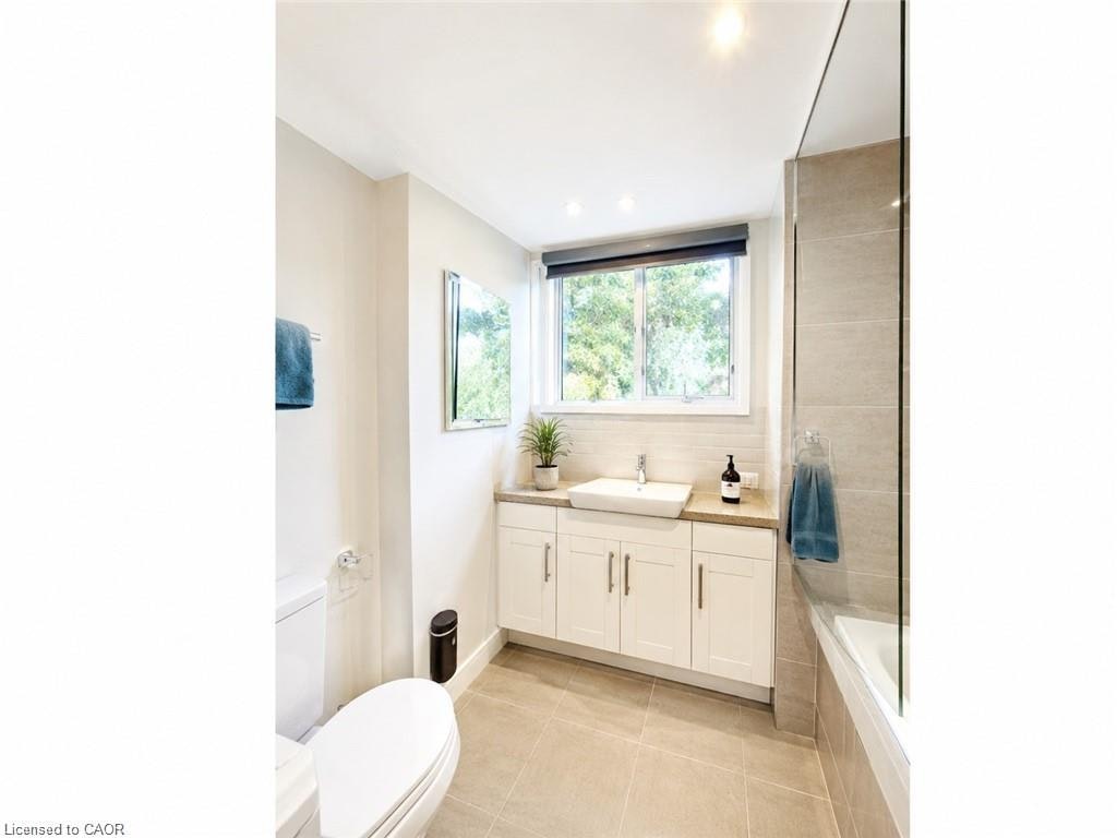 A-489 East Avenue, Kitchener, ON, N2H 1Z7 - 6