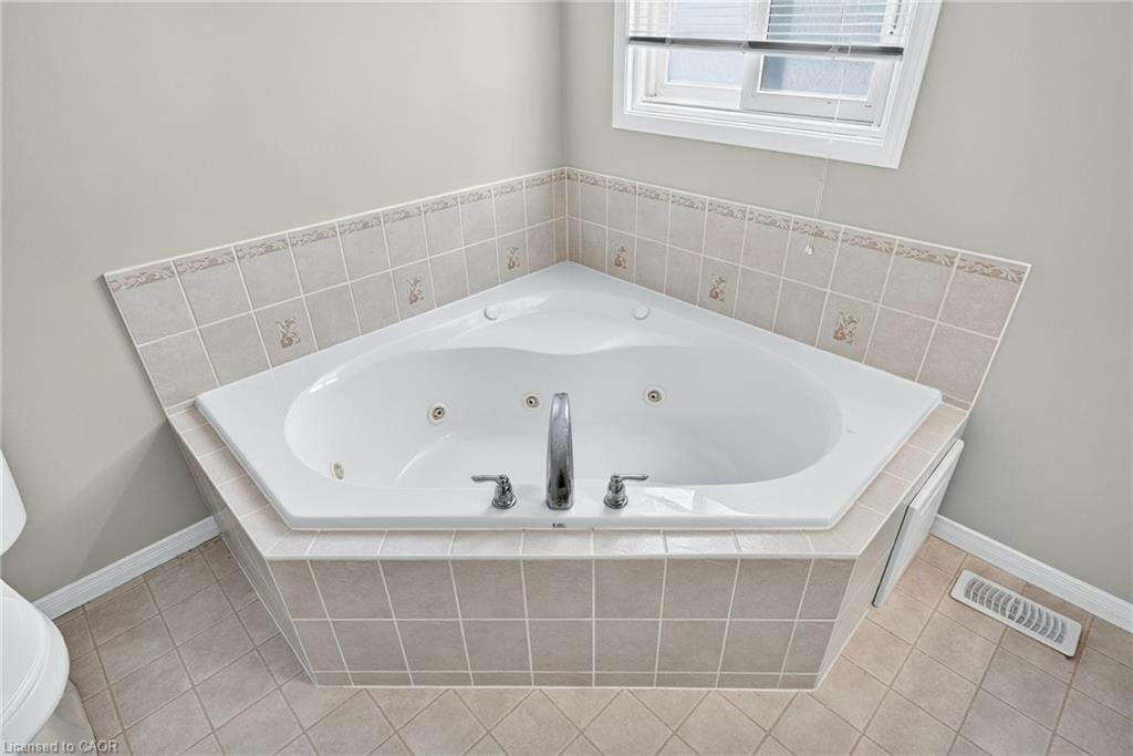 632 Violet Street, Waterloo, ON, N2V 2V9 - 43