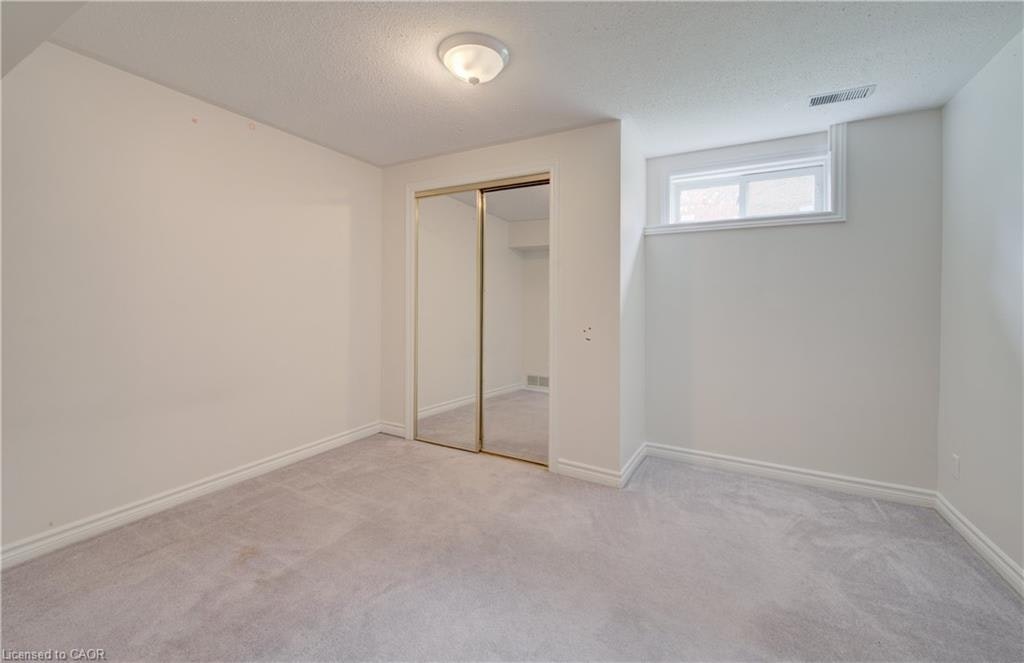 25 Idle Ridge Court, Kitchener, ON, N2A 3W3 - 14