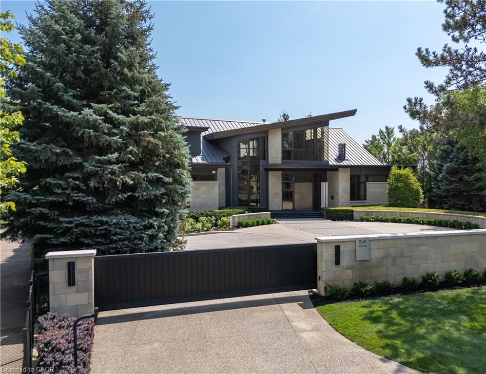 1540 Watersedge Road, Mississauga, ON, L5J 1A4