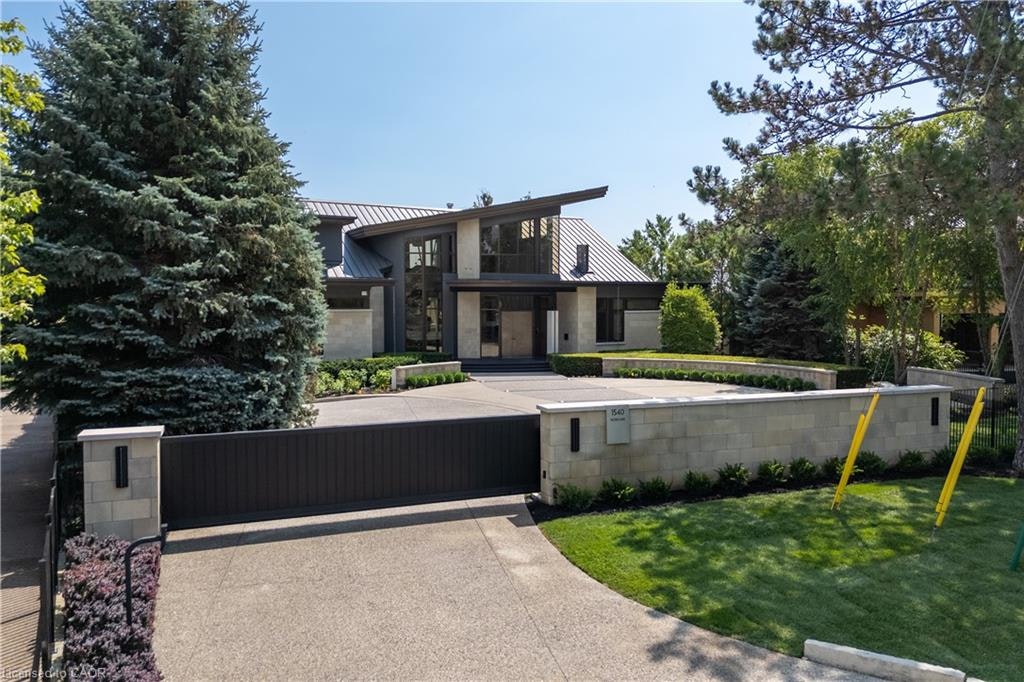 1540 Watersedge Road, Mississauga, ON, L5J 1A4