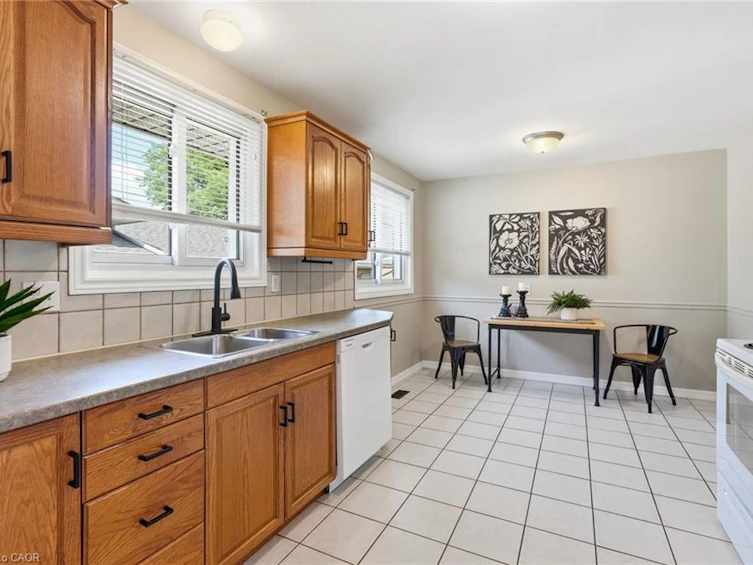 635 Ramsgate Road, Burlington, ON, L7N 2X9 - 11