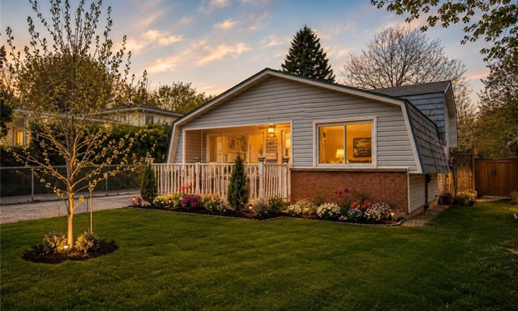 87 Christopher Drive