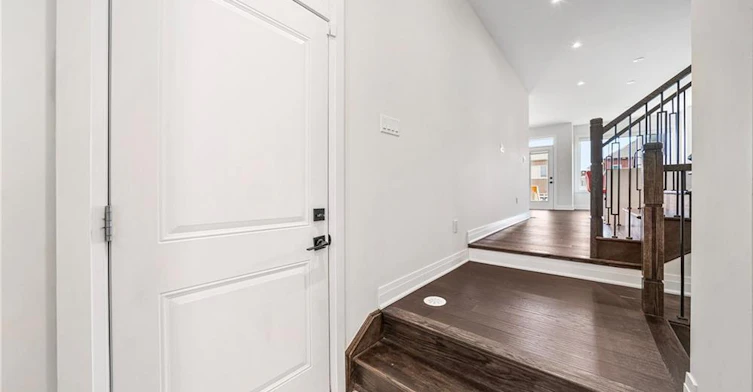 102 Settlers Road E, Oakville, ON, L6H 7W5 - 7
