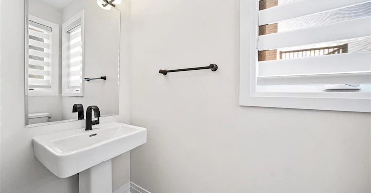 102 Settlers Road E, Oakville, ON, L6H 7W5 - 5
