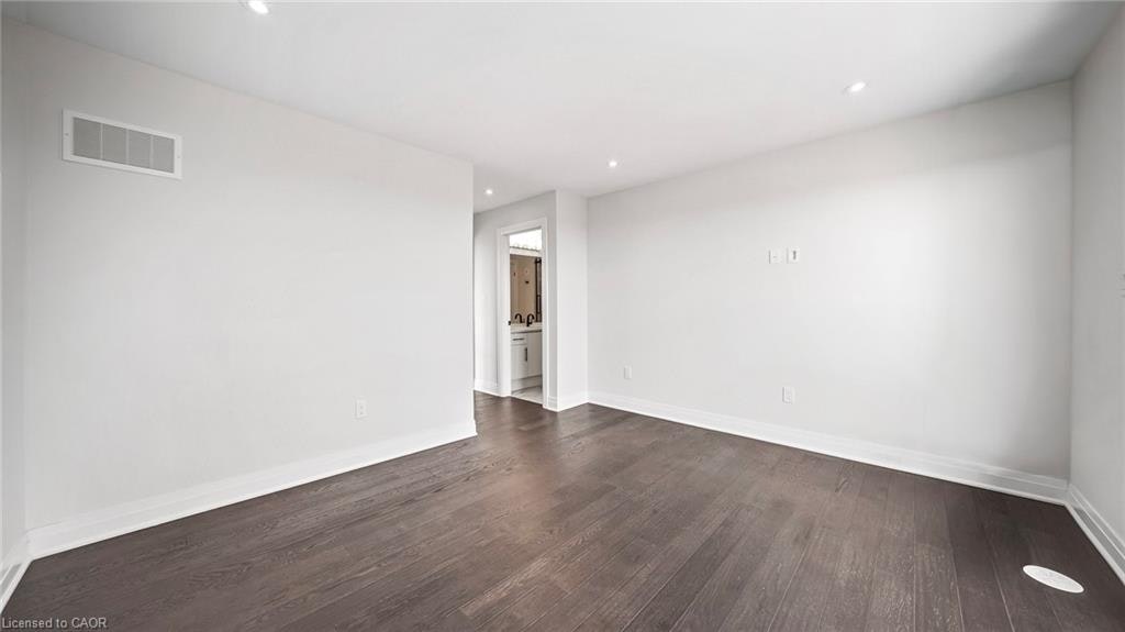 102 Settlers Road E, Oakville, ON, L6H 7W5 - 25