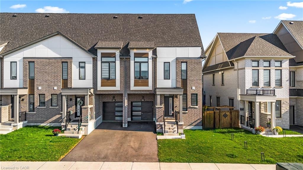 102 Settlers Road E, Oakville, ON, L6H 7W5